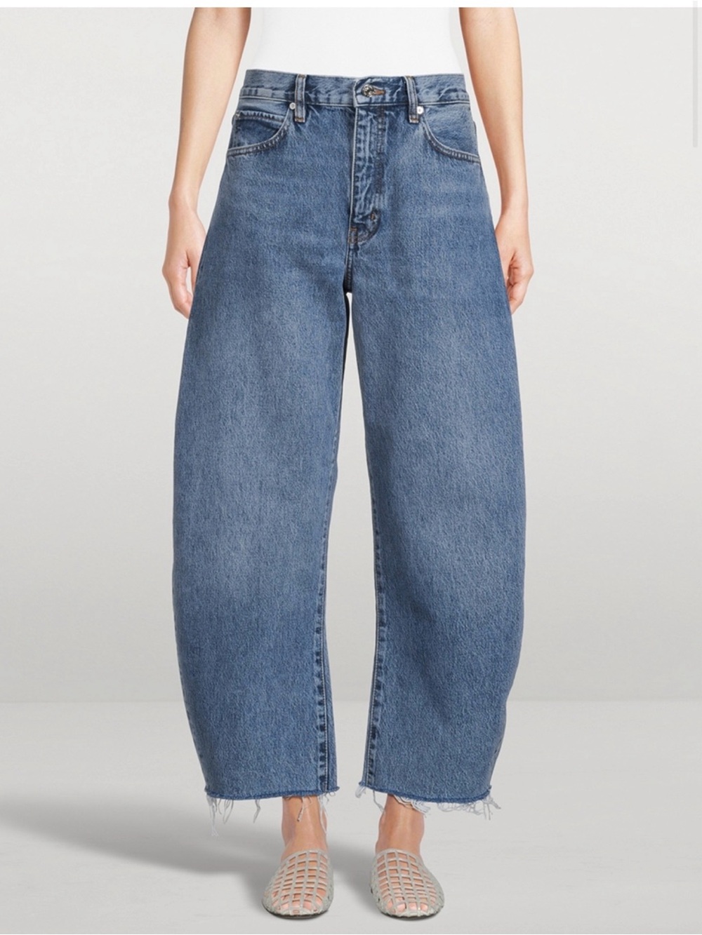 FRAME The Bubble Barrel-Leg Crop Jeans in Knock Out Raw Fray